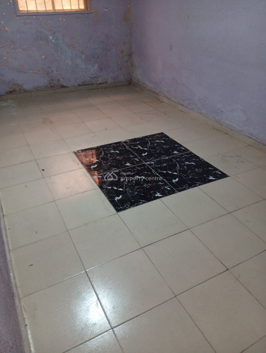 Spacious Mini Flat, Off Lawanson Surulere Lagos, Lawanson, Surulere, Lagos, Mini Flat (room and Parlour) for Rent