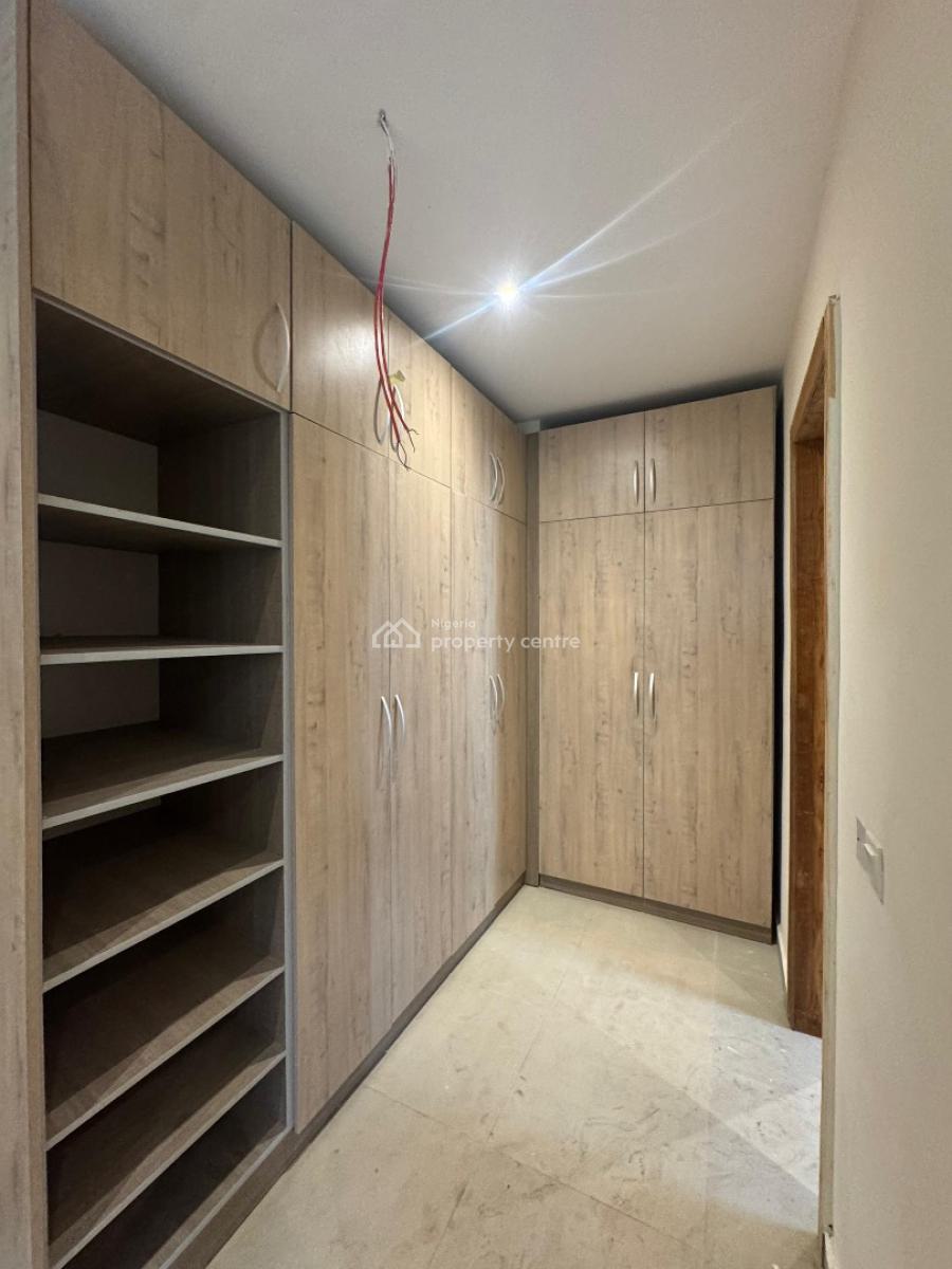 Lovely 2 Bedroom Apartment with Elevator and Pool, Lekki Phase 1, Lekki, Lagos, Flat / Apartment for Rent