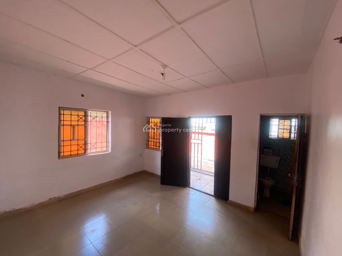 Well Maintained Mini Flat, Ikorodu, Lagos, Mini Flat (room and Parlour) for Rent