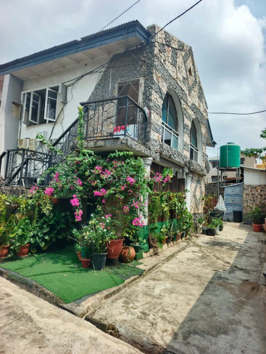 Well Maintained Block of Flats, 3 Bedroom, Ojodu Berger, Ojodu, Lagos, Flat / Apartment for Sale