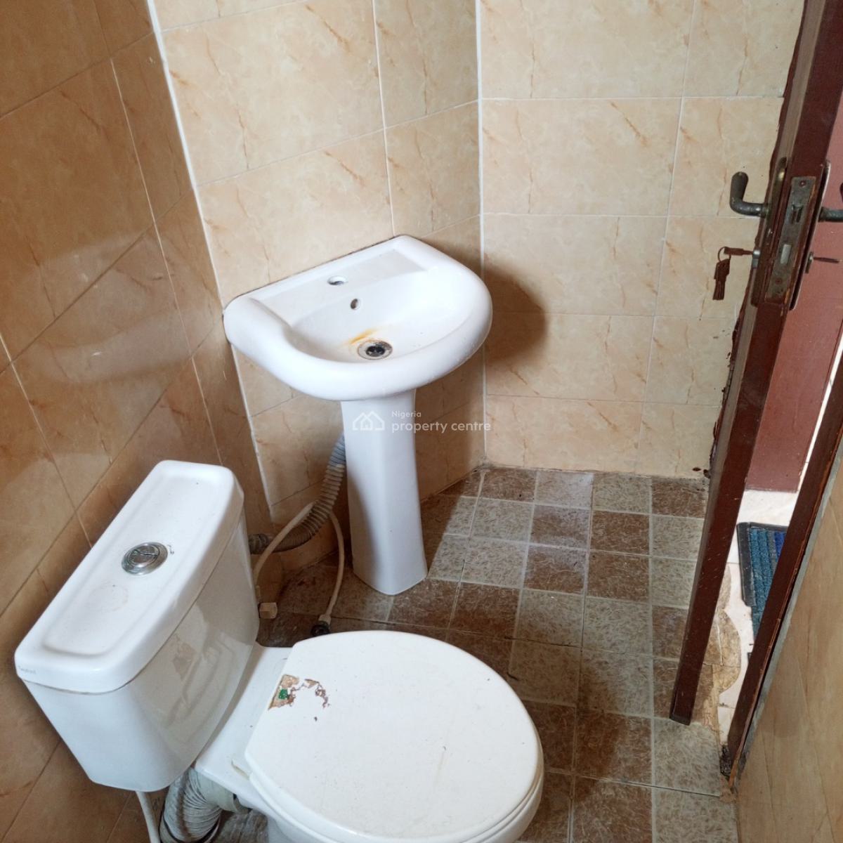 Shared Apartment Self Contain, Ado Road, Badore, Ajah, Lagos, Self Contain (single Rooms) for Rent