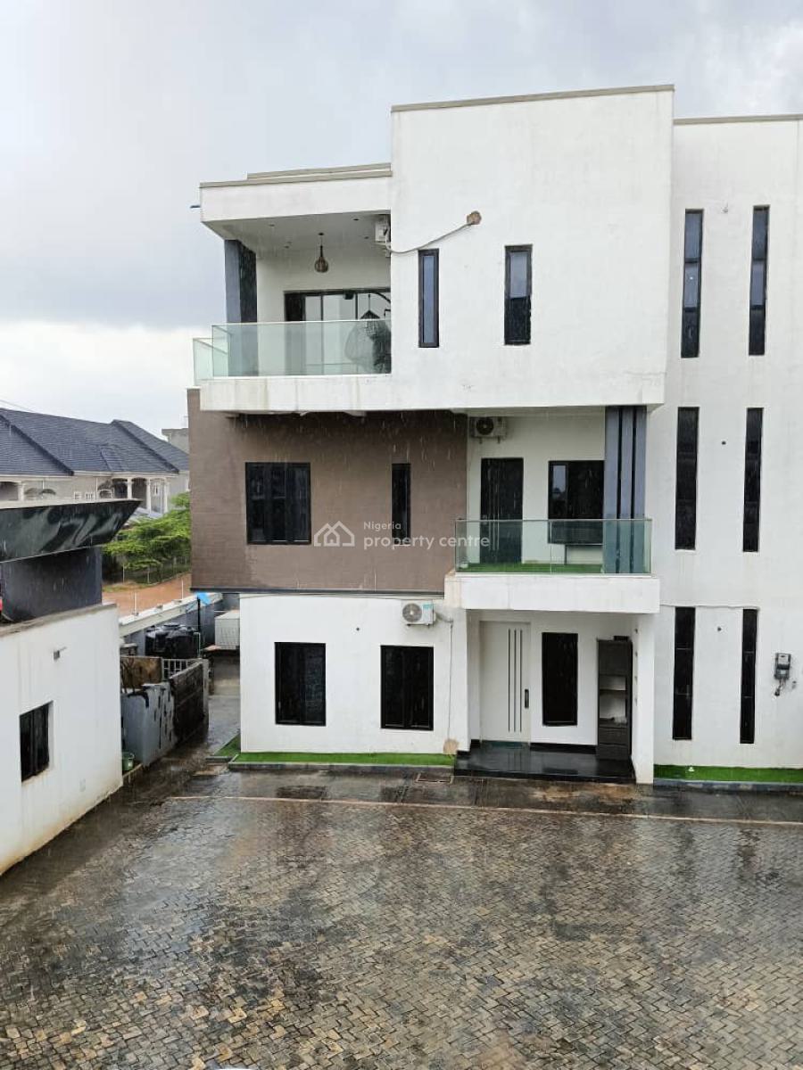 5 Bedrooms Semi-detached Duplex with a Bq, Guzape District, Abuja, Semi-detached Duplex for Sale