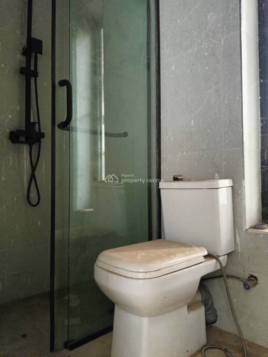 5 Bedrooms Semi-detached Duplex with a Bq, Guzape District, Abuja, Semi-detached Duplex for Sale