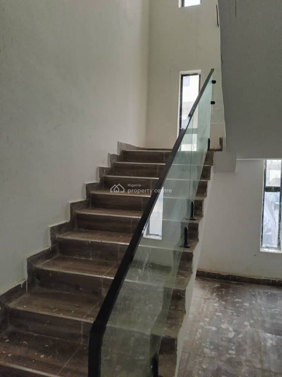 5 Bedrooms Semi-detached Duplex with a Bq, Guzape District, Abuja, Semi-detached Duplex for Sale