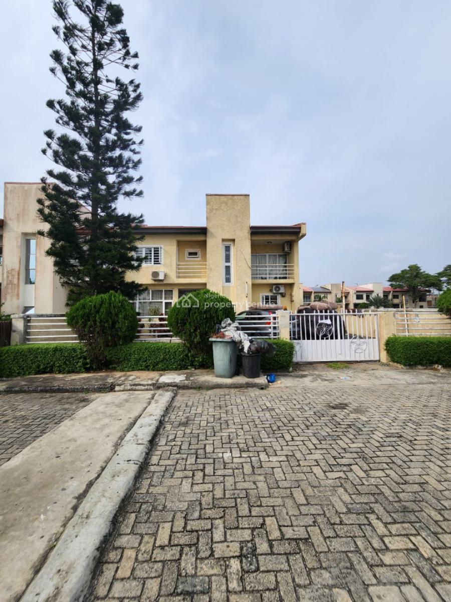 Well Finished Self Serviced of 3 Bedroom Terrace with a Room Bq, Lekki Phase 1, Lekki, Lagos, Terraced Duplex for Rent