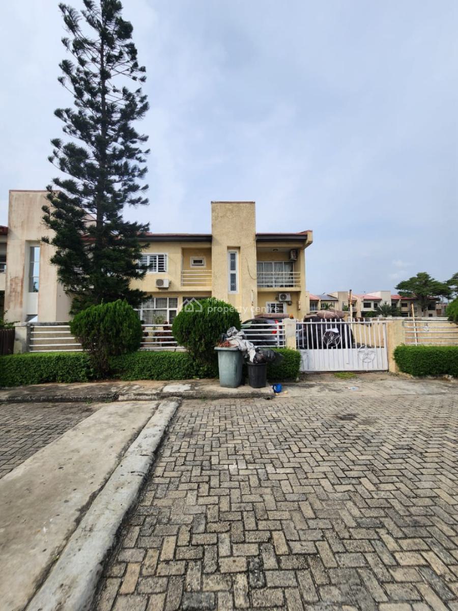 Well Finished Self Serviced of 3 Bedroom Terrace with a Room Bq, Lekki Phase 1, Lekki, Lagos, Terraced Duplex for Rent