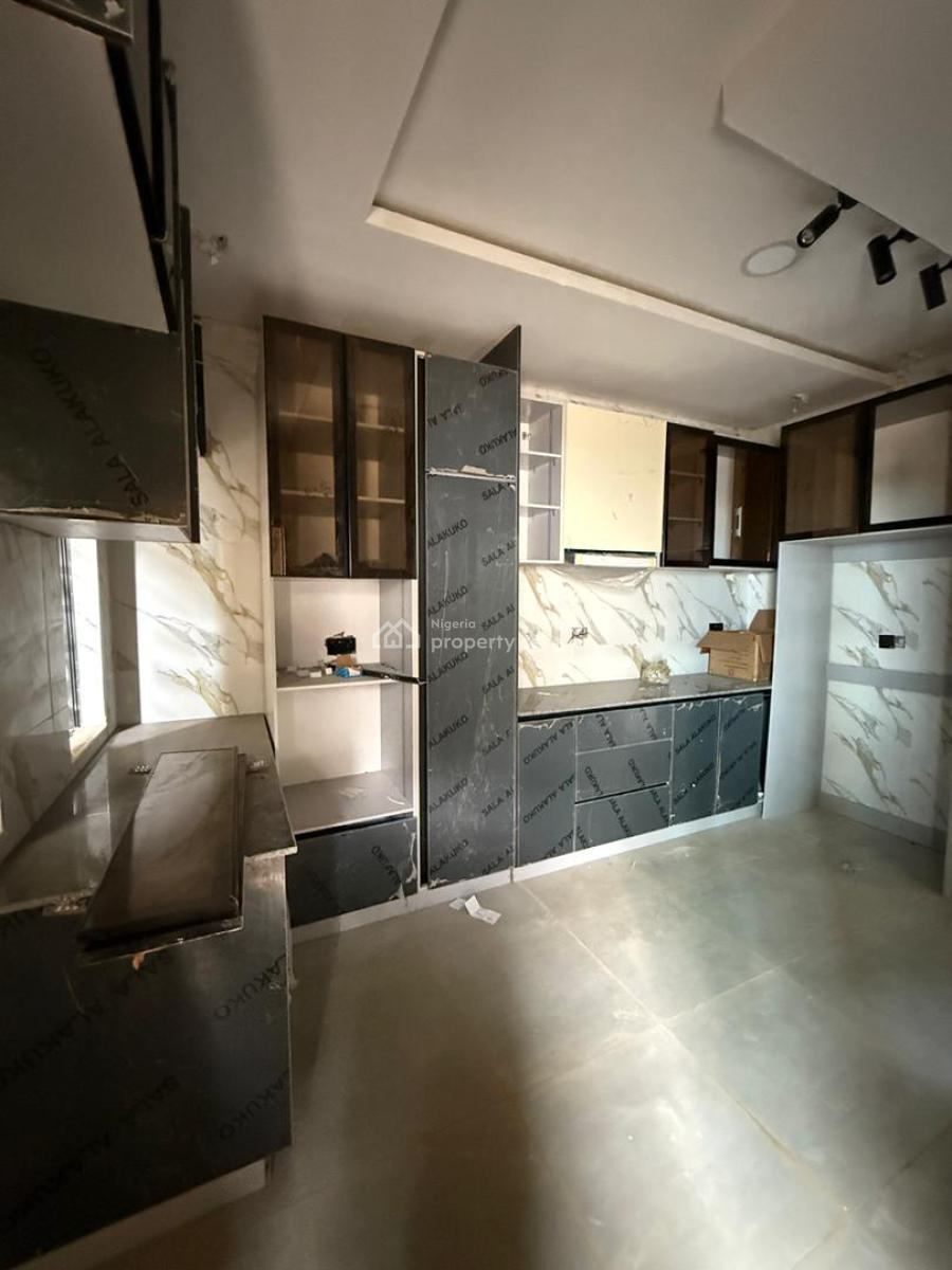 Own a Luxury Spacious 3 Bedroom Ensuited Apartment with Elevator, Lekki Road, Lekki Phase 1, Lekki, Lagos, Block of Flats for Sale