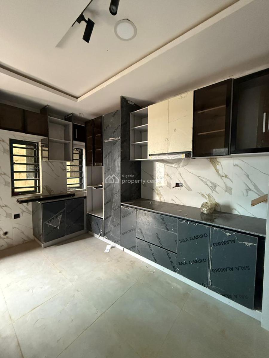 Own a Luxury Spacious 3 Bedroom Ensuited Apartment with Elevator, Lekki Road, Lekki Phase 1, Lekki, Lagos, Block of Flats for Sale