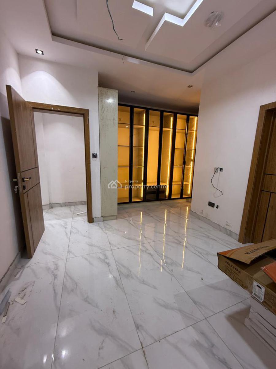 Own a Luxury Spacious 3 Bedroom Ensuited Apartment with Elevator, Lekki Road, Lekki Phase 1, Lekki, Lagos, Block of Flats for Sale