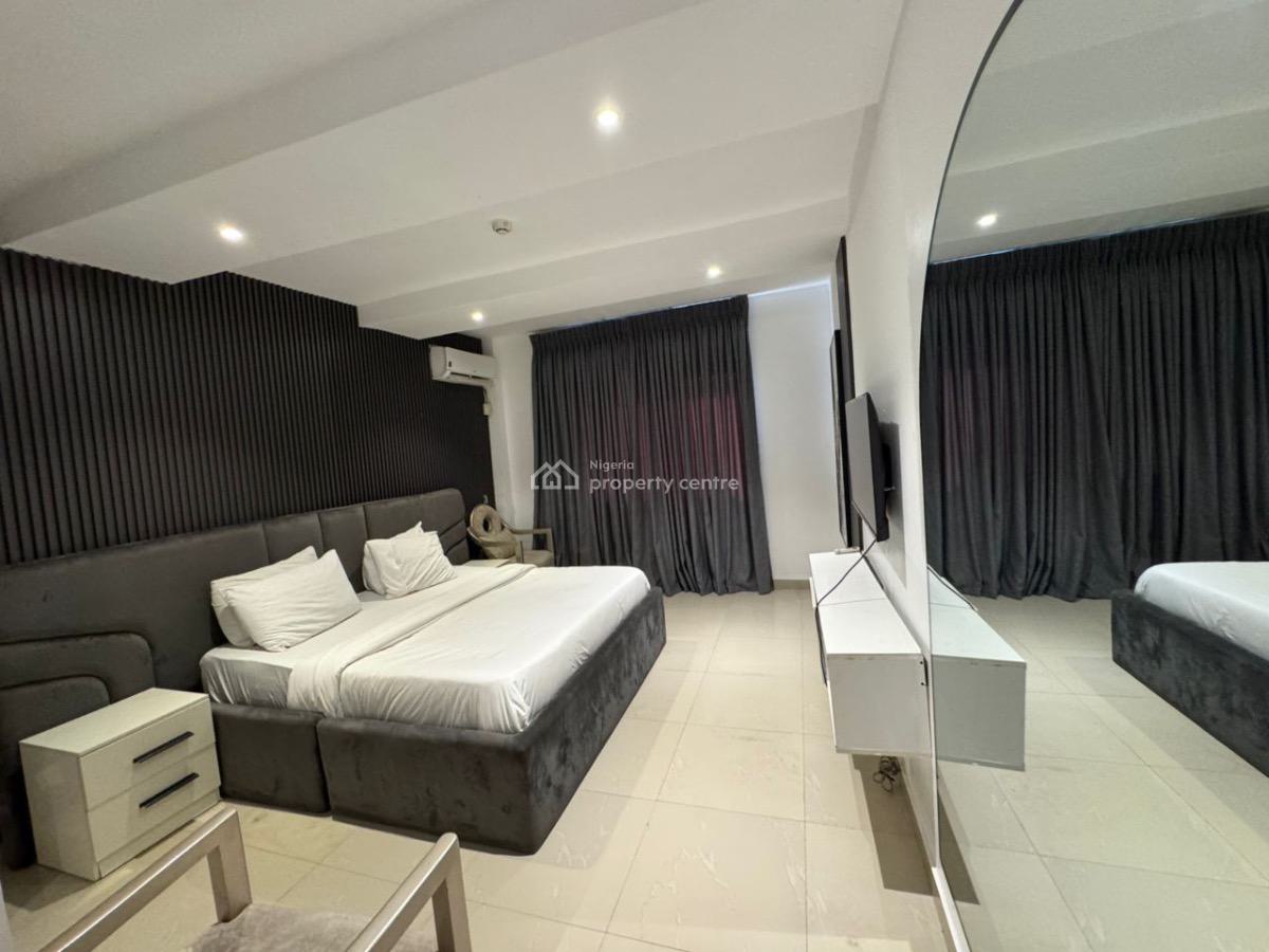 Luxury 3 Bedroom Waterfront Apartment, Off Admiralty Way, Lekki Phase 1, Lekki, Lagos, Flat / Apartment for Sale