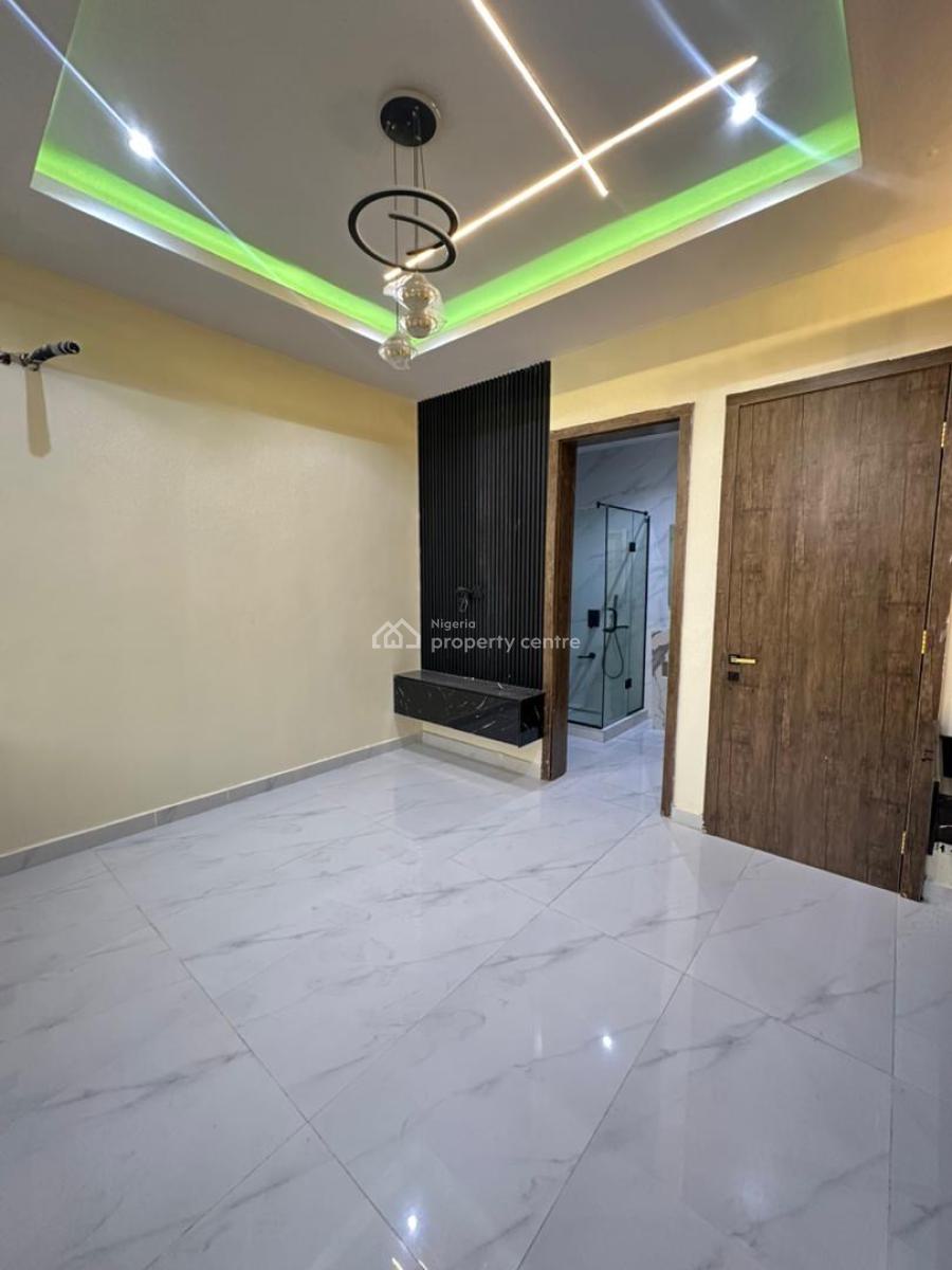 Lovely 3 Bedroom Apartment with a Bq and Elevator in a Secure Environm, Lekki Phase 1, Lekki, Lagos, House for Sale