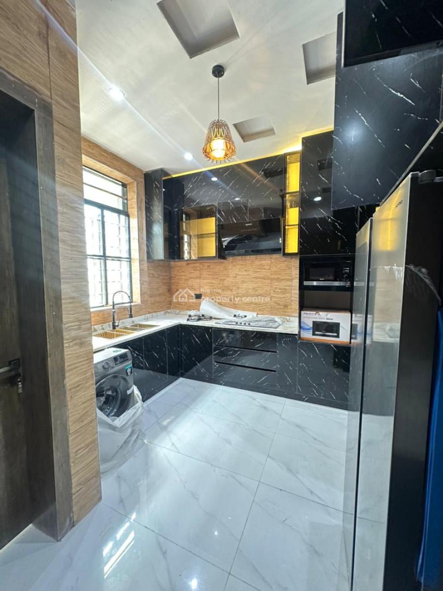 Lovely 3 Bedroom Apartment with a Bq and Elevator in a Secure Environm, Lekki Phase 1, Lekki, Lagos, House for Sale