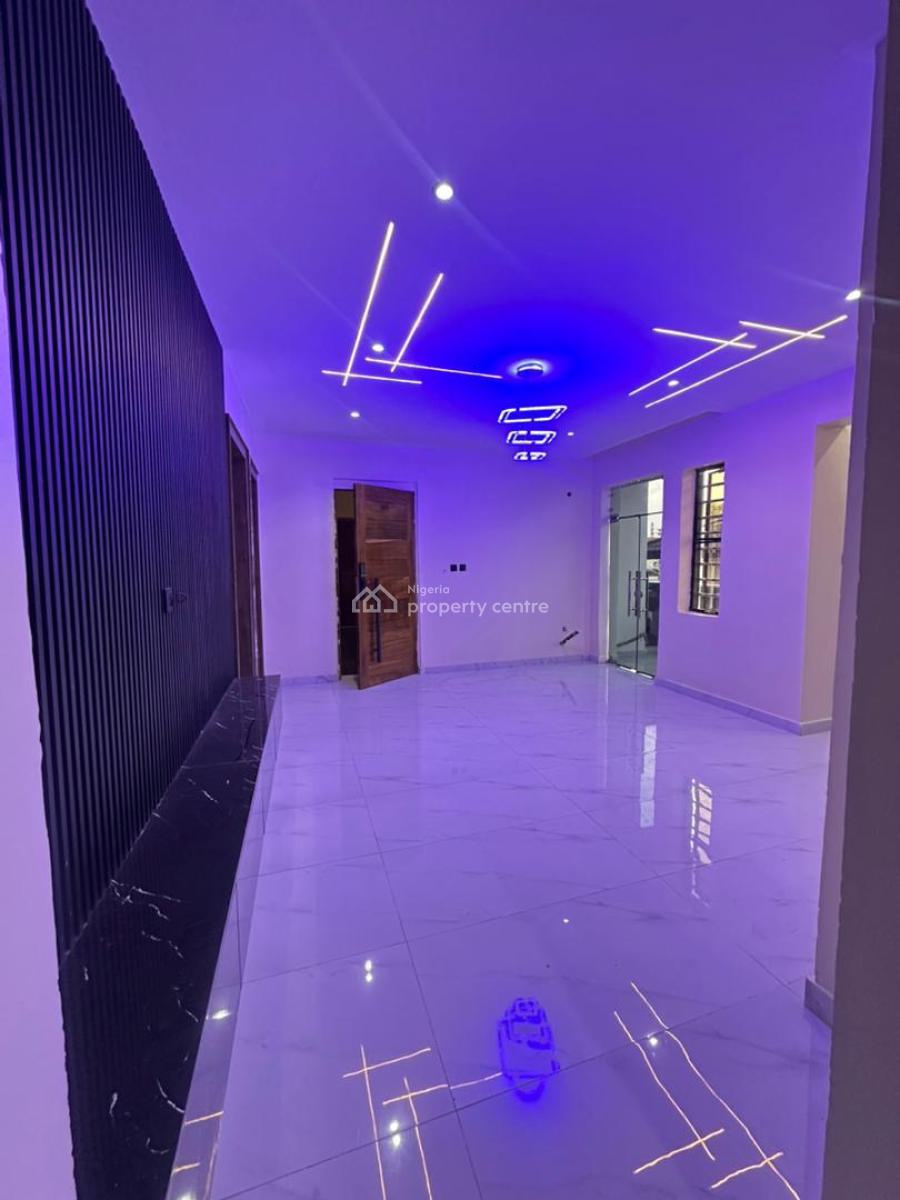 Lovely 3 Bedroom Apartment with a Bq and Elevator in a Secure Environm, Lekki Phase 1, Lekki, Lagos, House for Sale