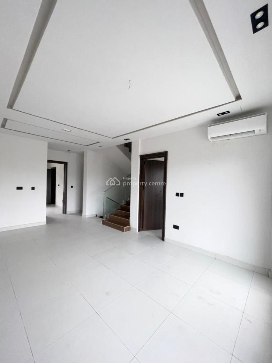 Luxurious 4 Bedroom Terraced Duplex + Bq with Excellent Facilities, Lekki Phase 1, Lekki, Lagos, Terraced Duplex for Sale