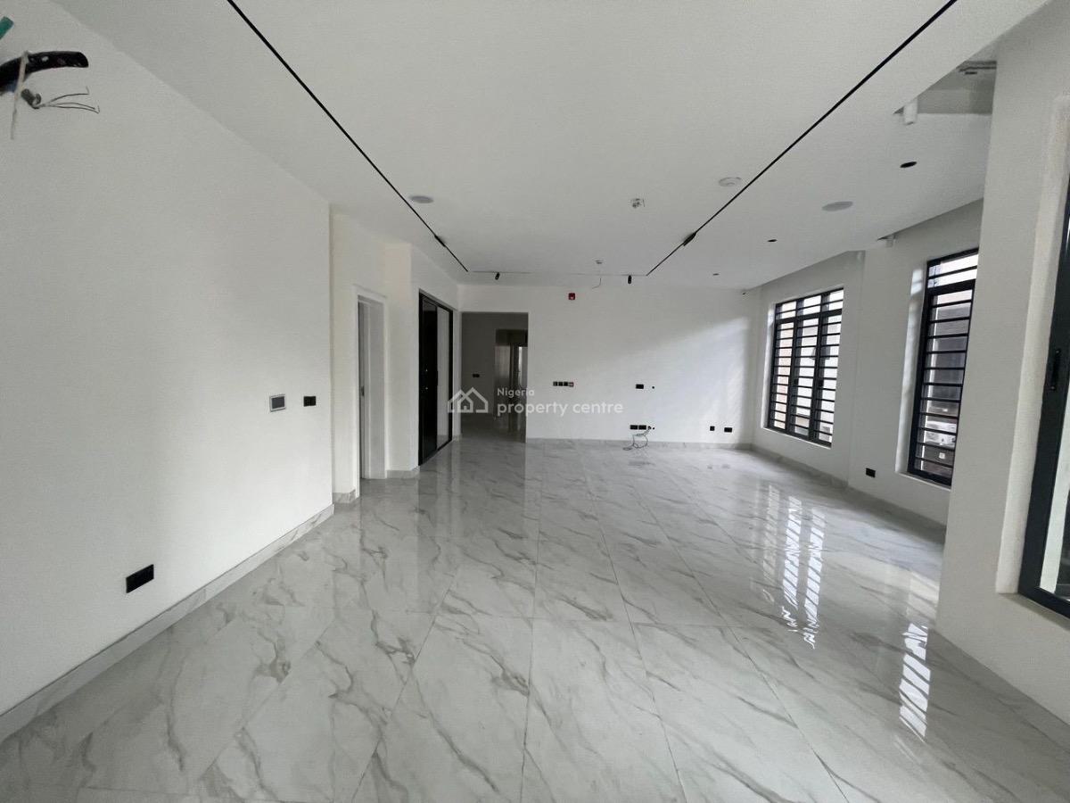 4 Bedrooms Penthouse with Inbuilt Elevator, Lekki Right, Lekki Phase 1, Lekki, Lagos, Block of Flats for Sale