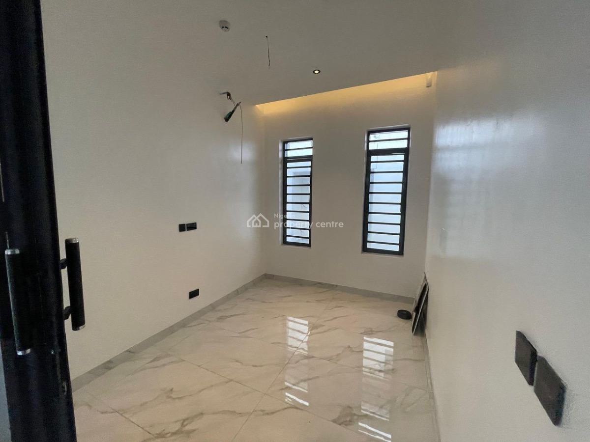 4 Bedrooms Penthouse with Inbuilt Elevator, Lekki Right, Lekki Phase 1, Lekki, Lagos, Block of Flats for Sale