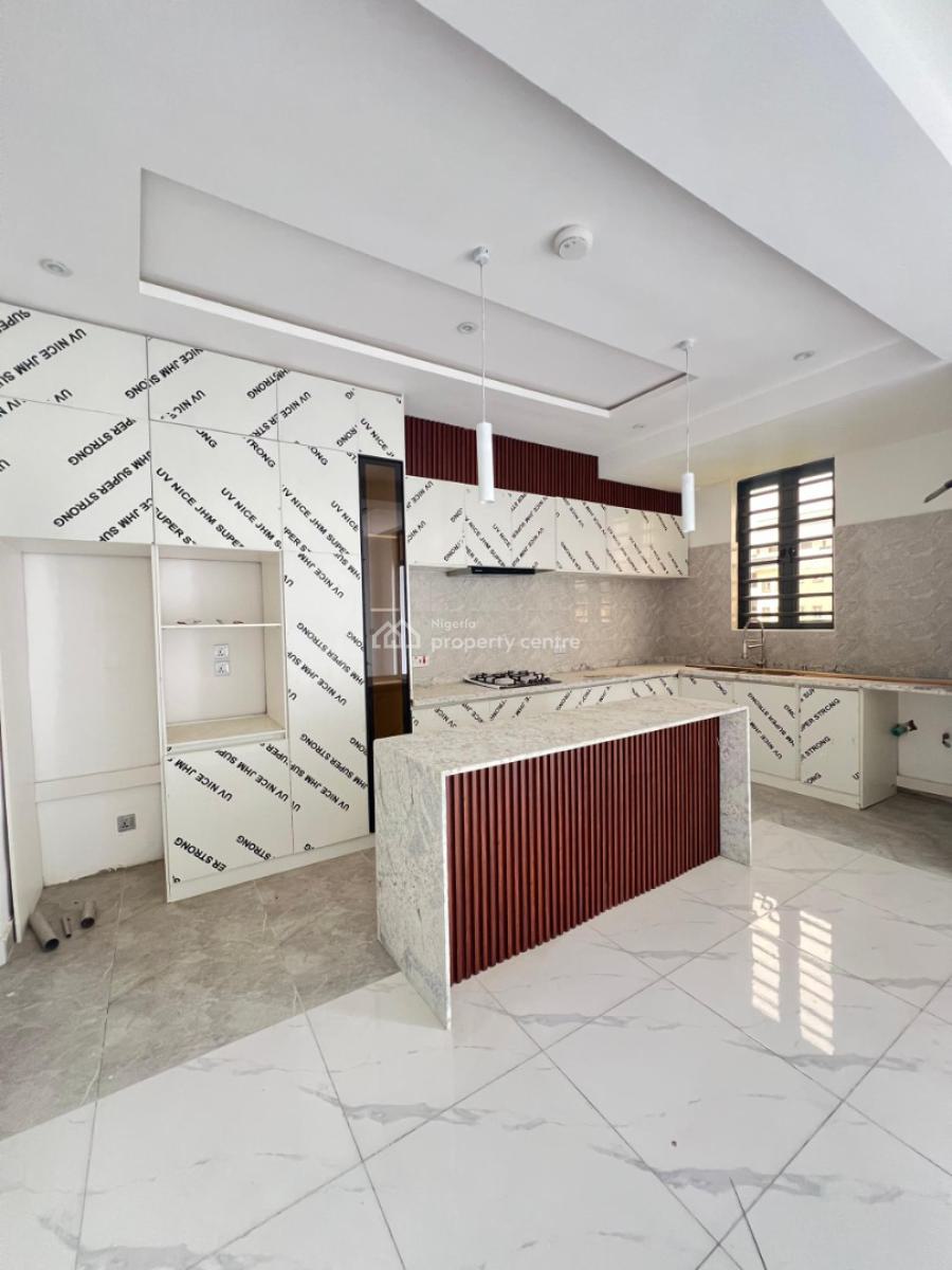 Contemporary 2 Bedroom Apartment, Lekki Phase 1, Lekki, Lagos, Flat / Apartment for Sale