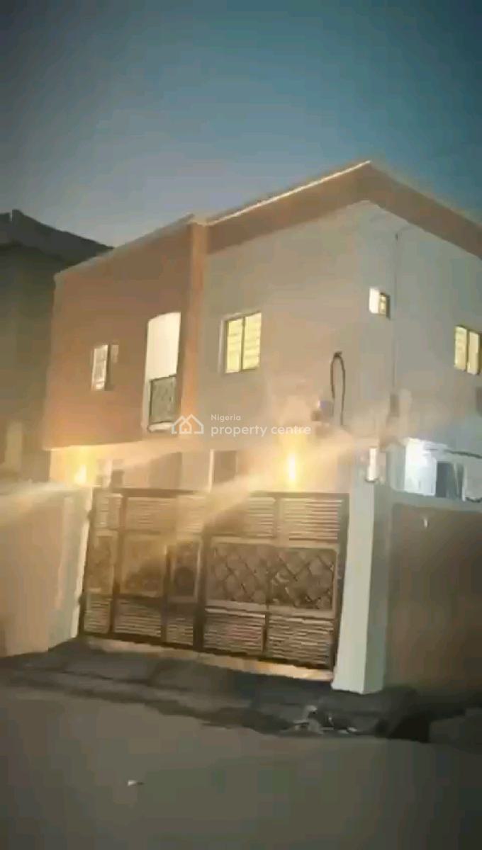 Studio Apartment., Akilo Street, Ladilak, Shomolu, Lagos, Self Contain (single Rooms) for Sale