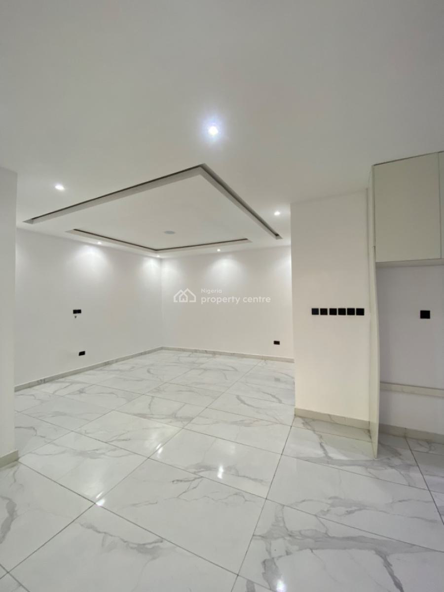 2 Bedroom Flat with Elevator, Lekki Phase 1, Lekki, Lagos, Flat / Apartment for Sale