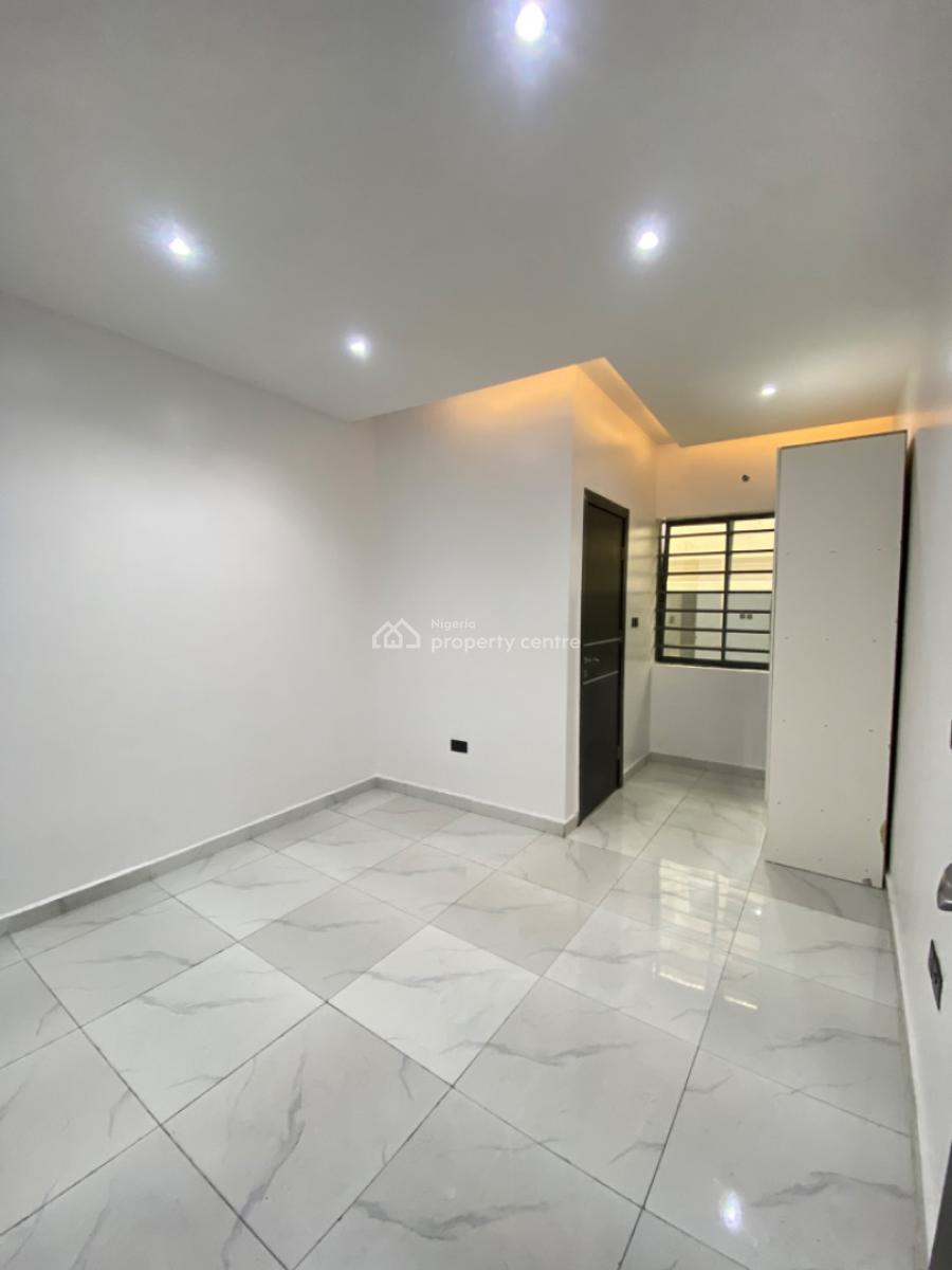 2 Bedroom Flat with Elevator, Lekki Phase 1, Lekki, Lagos, Flat / Apartment for Sale