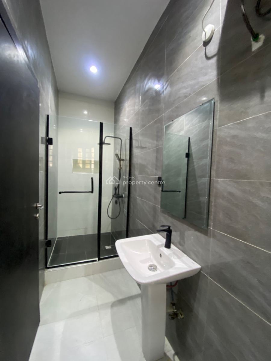 2 Bedroom Flat with Elevator, Lekki Phase 1, Lekki, Lagos, Flat / Apartment for Sale