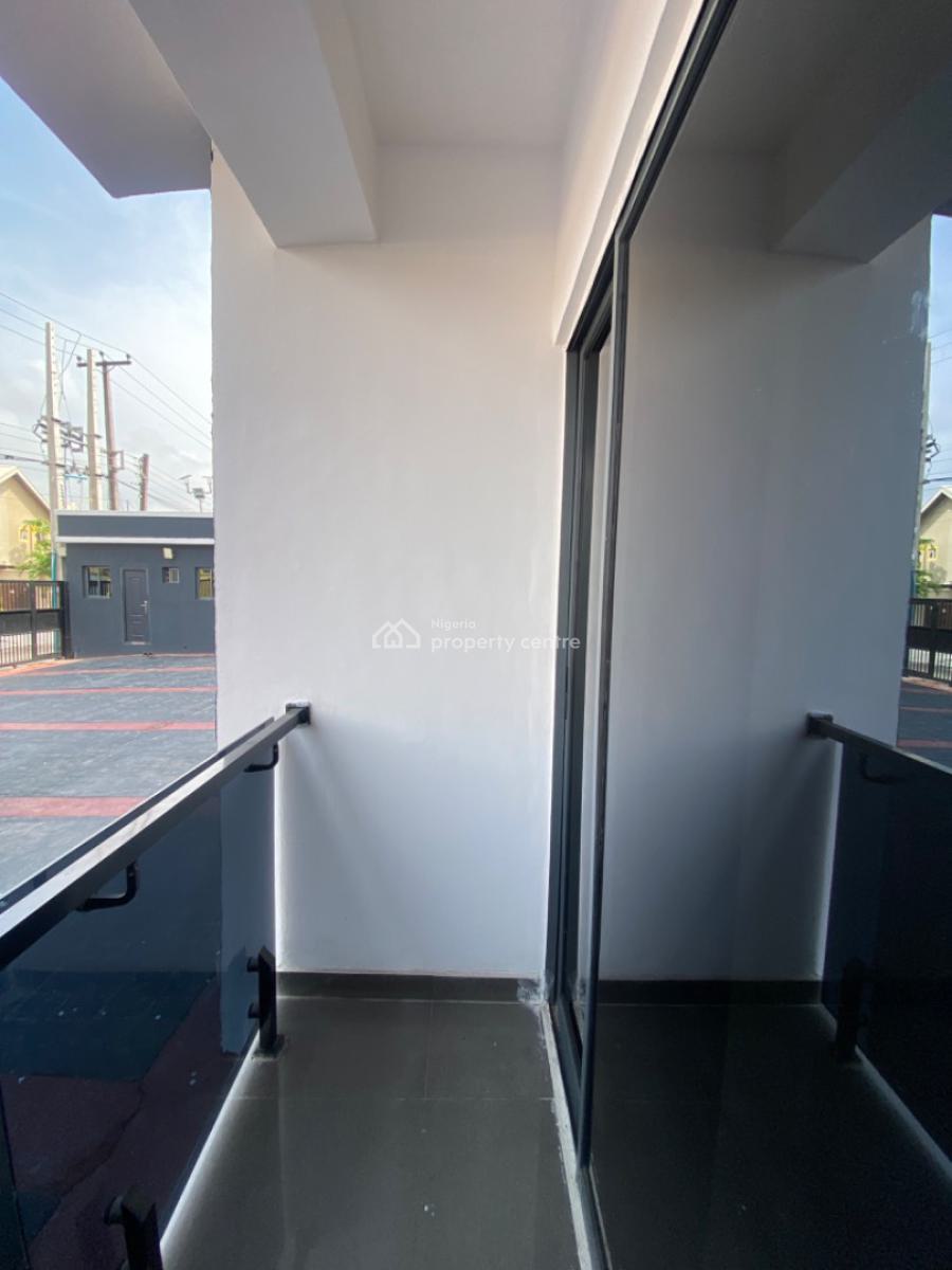 2 Bedroom Flat with Elevator, Lekki Phase 1, Lekki, Lagos, Flat / Apartment for Sale