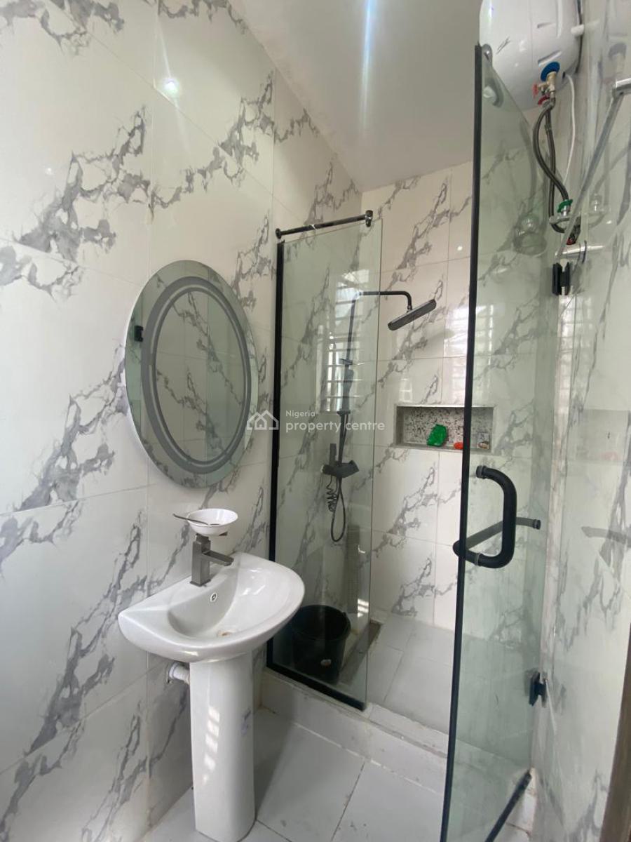 3 Bedroom Apartment with Bq, Lekki Phase 1, Lekki, Lagos, Flat / Apartment for Sale