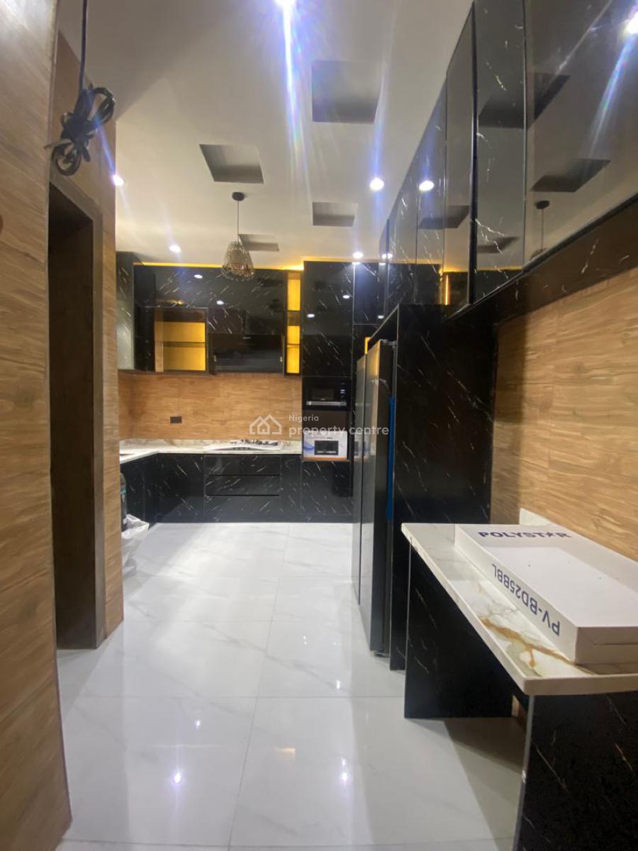 3 Bedroom Apartment with Bq, Lekki Phase 1, Lekki, Lagos, Flat / Apartment for Sale