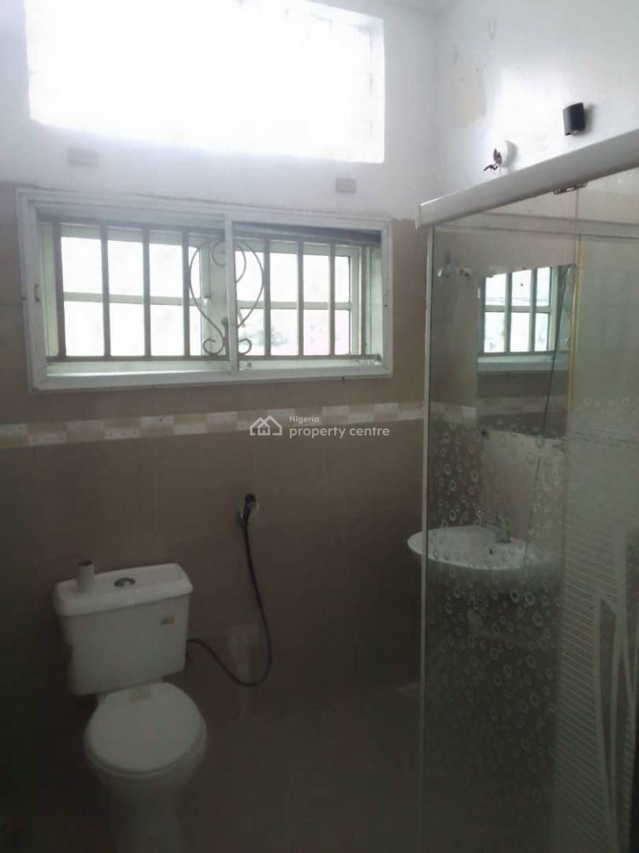 Spacious 3 Bedroom Flat with Swimming Pool, Off Admiralty Way, Lekki Phase 1, Lekki, Lagos, Flat / Apartment for Rent