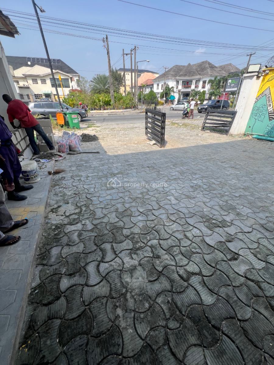 Ground Floor Shop / Commercial Space Facing a Major Commercial Road, Lekki Phase 1, Lekki, Lagos, Commercial Property for Rent