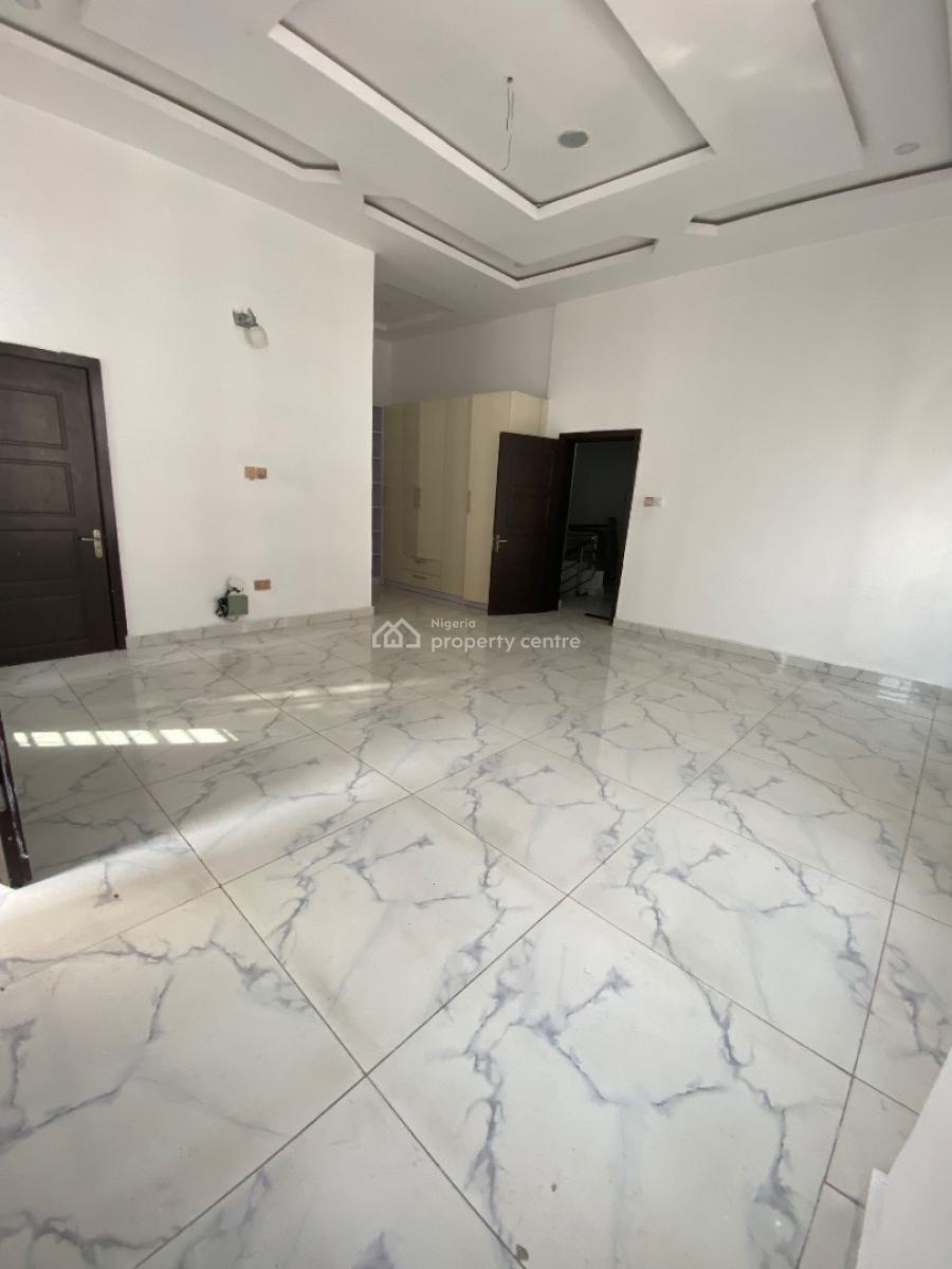 Specious Master Bedroom Available, Orchard Road, Lekki Expressway, Lekki, Lagos, Flat / Apartment for Rent