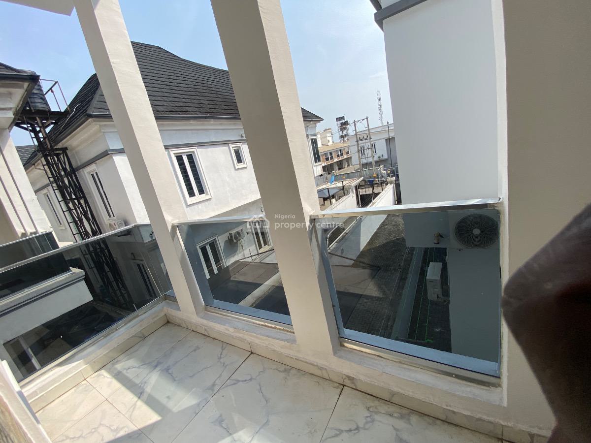 Specious Master Bedroom Available, Orchard Road, Lekki Expressway, Lekki, Lagos, Flat / Apartment for Rent