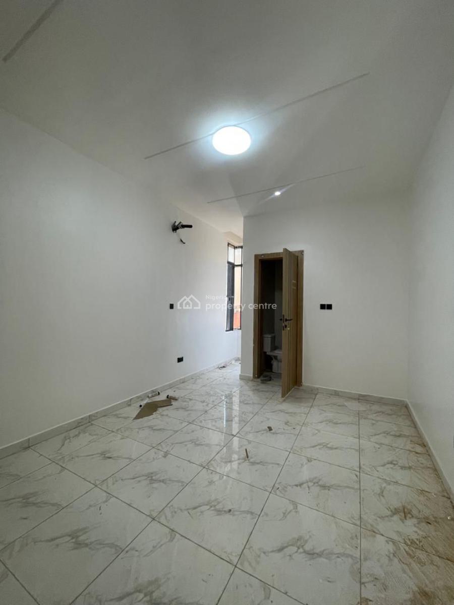 2 Bedroom Apartment, Ologolo, Lekki, Lagos, Block of Flats for Sale