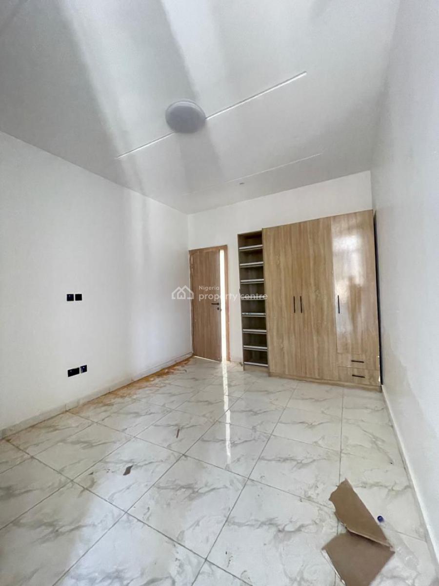 2 Bedroom Apartment, Ologolo, Lekki, Lagos, Block of Flats for Sale