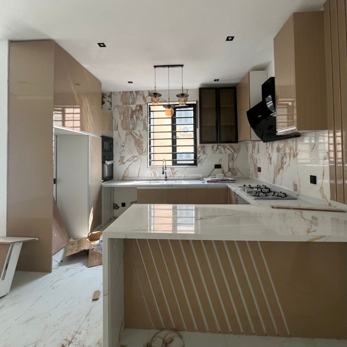 Luxury 2 Bedroom Apartment + Elevator & Gym, Lekki Phase 1, Lekki, Lagos, Flat / Apartment for Sale