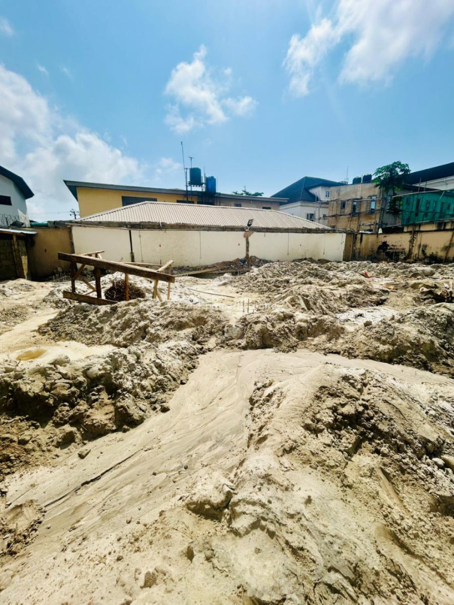 Offer of 2 Bedroom Apartment Luxury Living Lekki Phase 1, Lekki Phase 1 Off Admiralty Way, Lekki, Lagos, Block of Flats for Sale