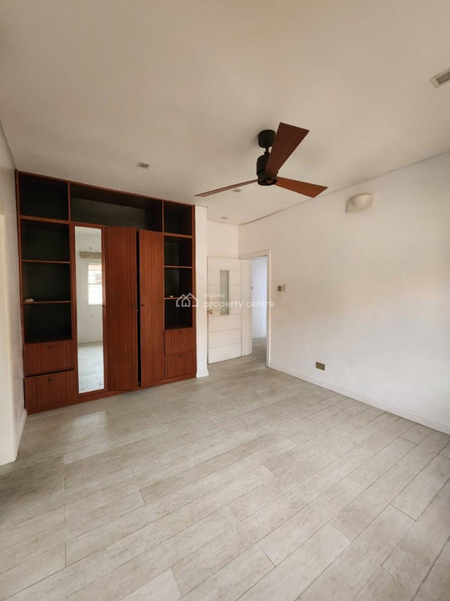 Services 3 Bedrooms Terrace Plus Boys Quarter, Lekki Phase 1, Lekki, Lagos, Terraced Duplex for Rent