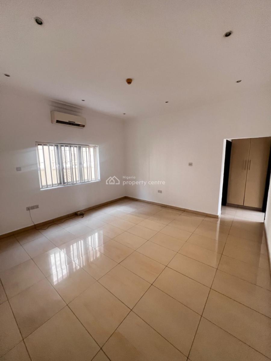 3 Bedroom Apartment, Only 3 in a Compound, Available, Lekki Phase 1, Lekki, Lagos, Flat / Apartment for Rent