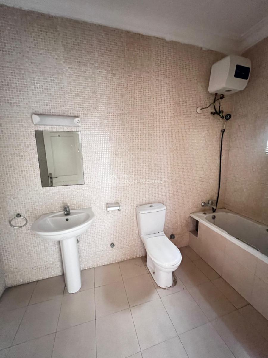 3 Bedroom Apartment, Only 3 in a Compound, Available, Lekki Phase 1, Lekki, Lagos, Flat / Apartment for Rent