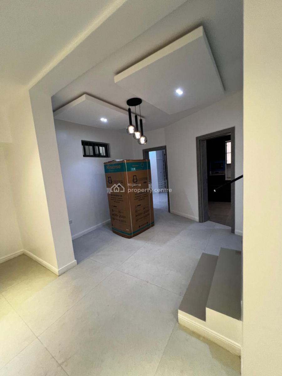 4 Bedroom Luxury Semi Detached Duplex with Bq Available, Lekki Phase 1, Lekki, Lagos, Terraced Duplex for Rent