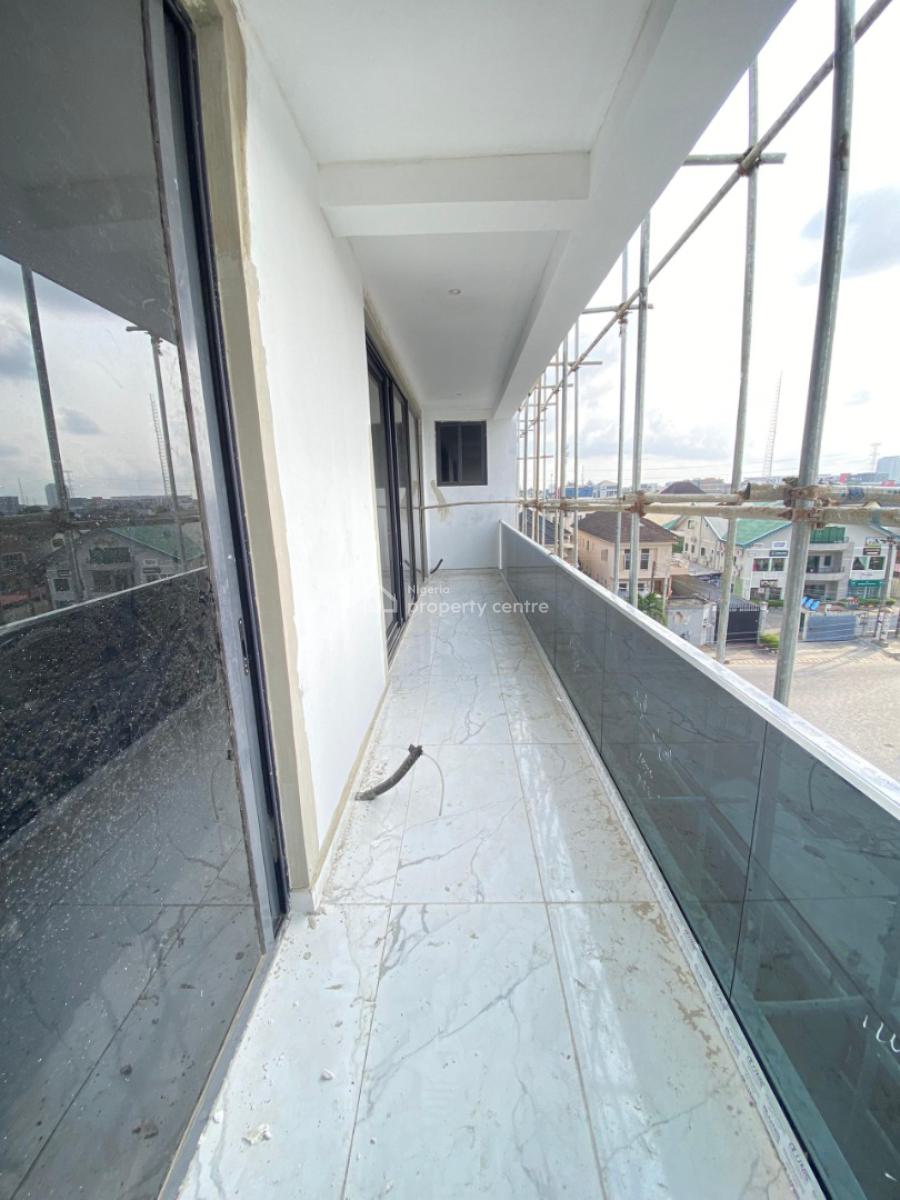 4 Bedroom Spacious Penthouse with Bq Available, Lekki Phase 1, Lekki, Lagos, House for Sale