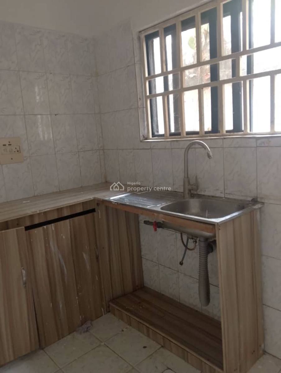 Spacious 1 Bedroom Apartment, 1st Avenue, Gwarinpa, Abuja, Flat / Apartment for Rent