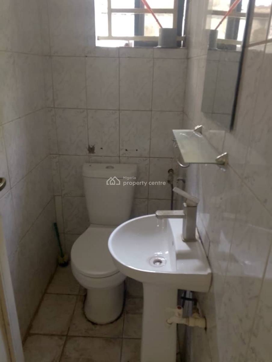 Spacious 1 Bedroom Apartment, 1st Avenue, Gwarinpa, Abuja, Flat / Apartment for Rent