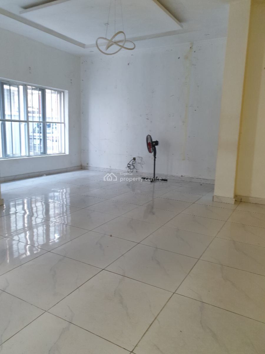 Spacious 3 Bedroom Flat, Salem/ Ikate, Lekki, Lagos, Flat / Apartment for Rent