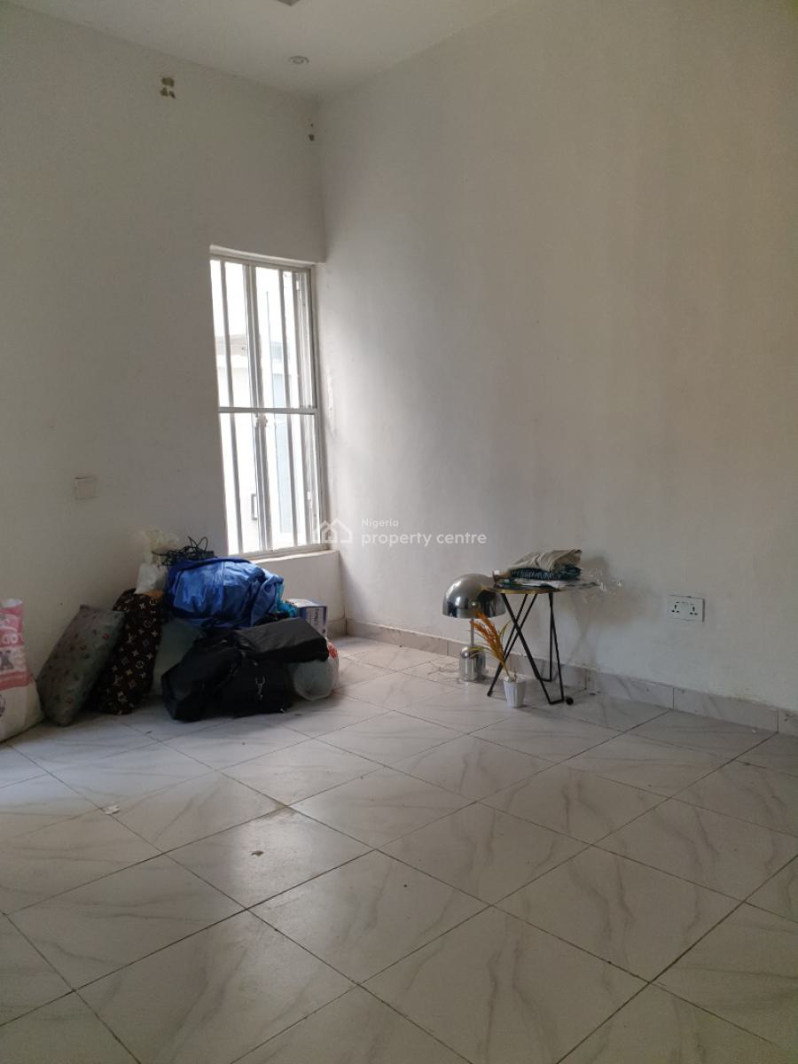 Spacious 3 Bedroom Flat, Salem/ Ikate, Lekki, Lagos, Flat / Apartment for Rent