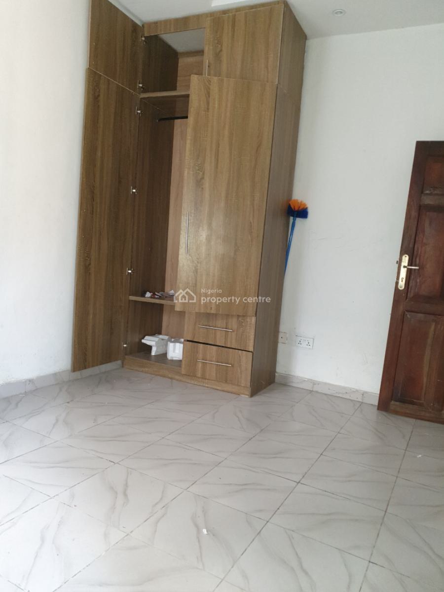 Spacious 3 Bedroom Flat, Salem/ Ikate, Lekki, Lagos, Flat / Apartment for Rent