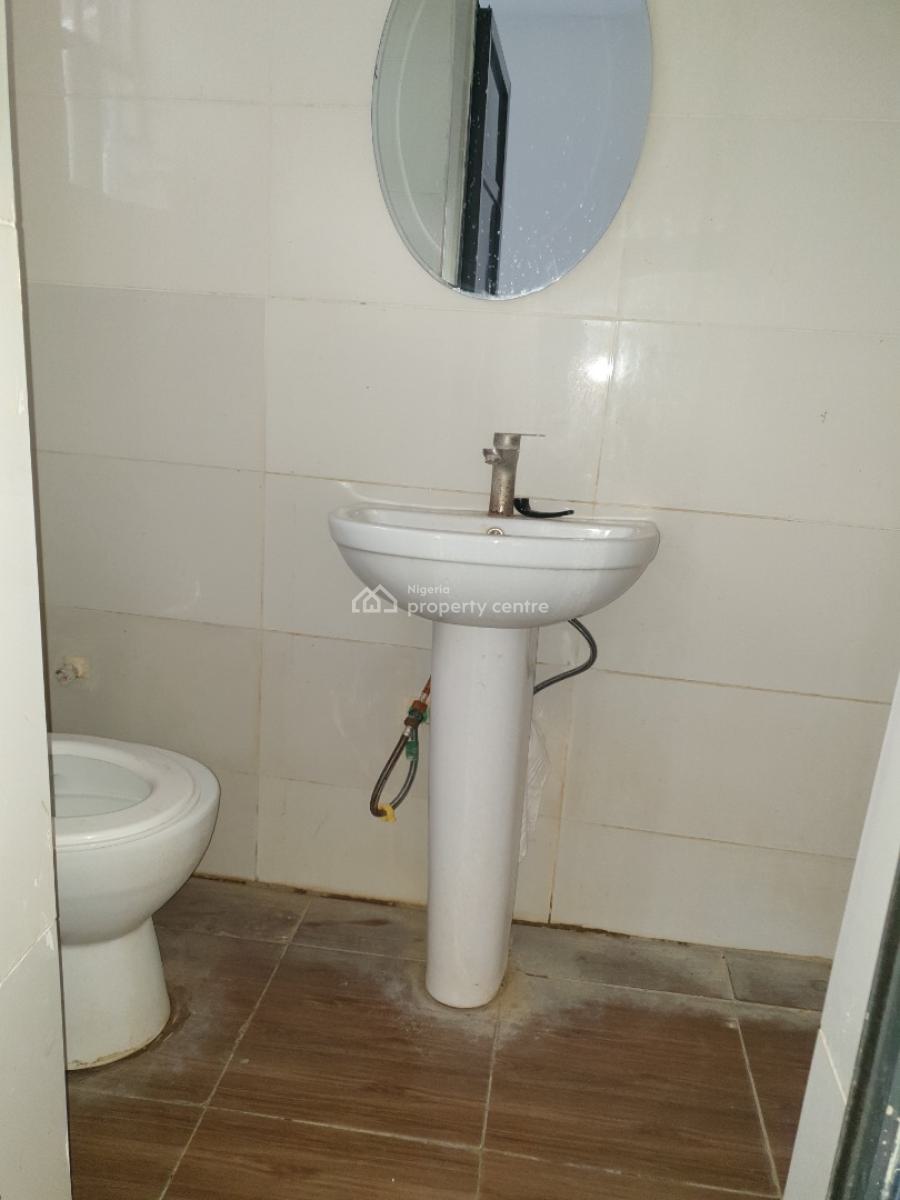Spacious 3 Bedroom Flat, Salem/ Ikate, Lekki, Lagos, Flat / Apartment for Rent