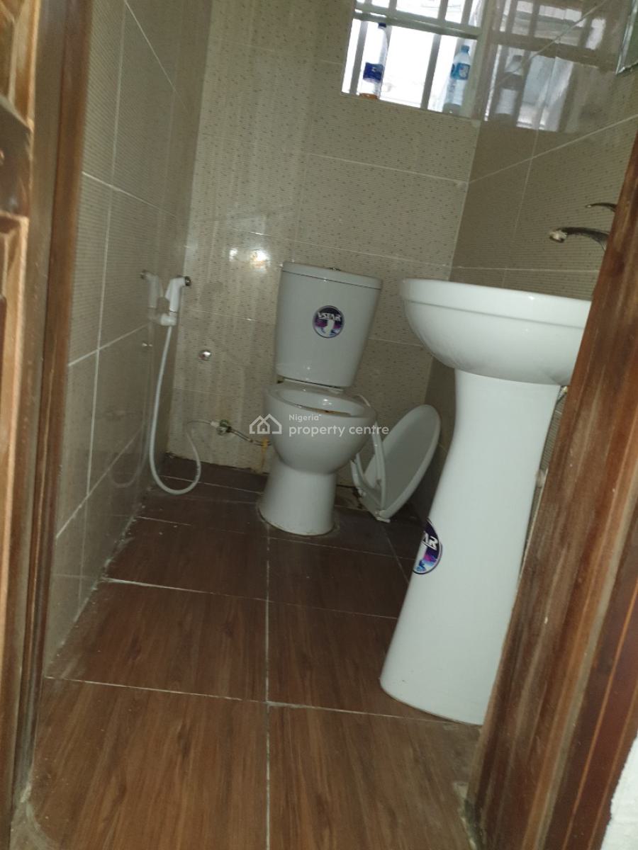 Spacious 3 Bedroom Flat, Salem/ Ikate, Lekki, Lagos, Flat / Apartment for Rent