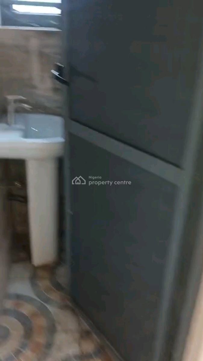 Standard and Executive Two Bedroom Flat, Adekunle, Yaba, Lagos, Flat / Apartment for Rent