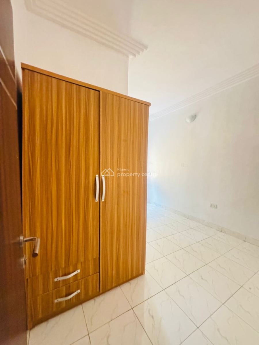 Well Built Three Bedroom Apartments Available, Lekki Phase 1, Lekki, Lagos, Flat / Apartment for Rent